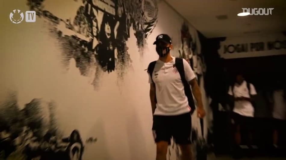 Veja os bastidores do Corinthians em empate no clássico com o Santos
