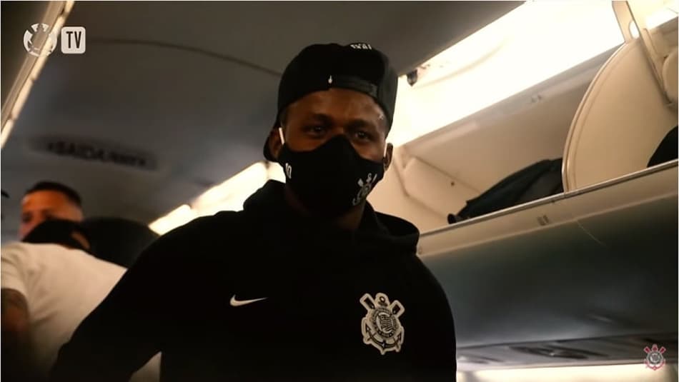 VÍDEO: Veja como foi o embarque do Corinthians para enfrentar o Ceará