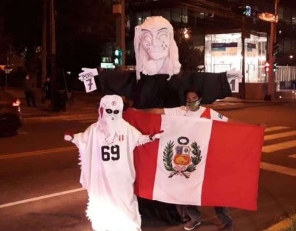 Torcedores do Peru provocam Brasil antes de jogo: ‘7 a 1’