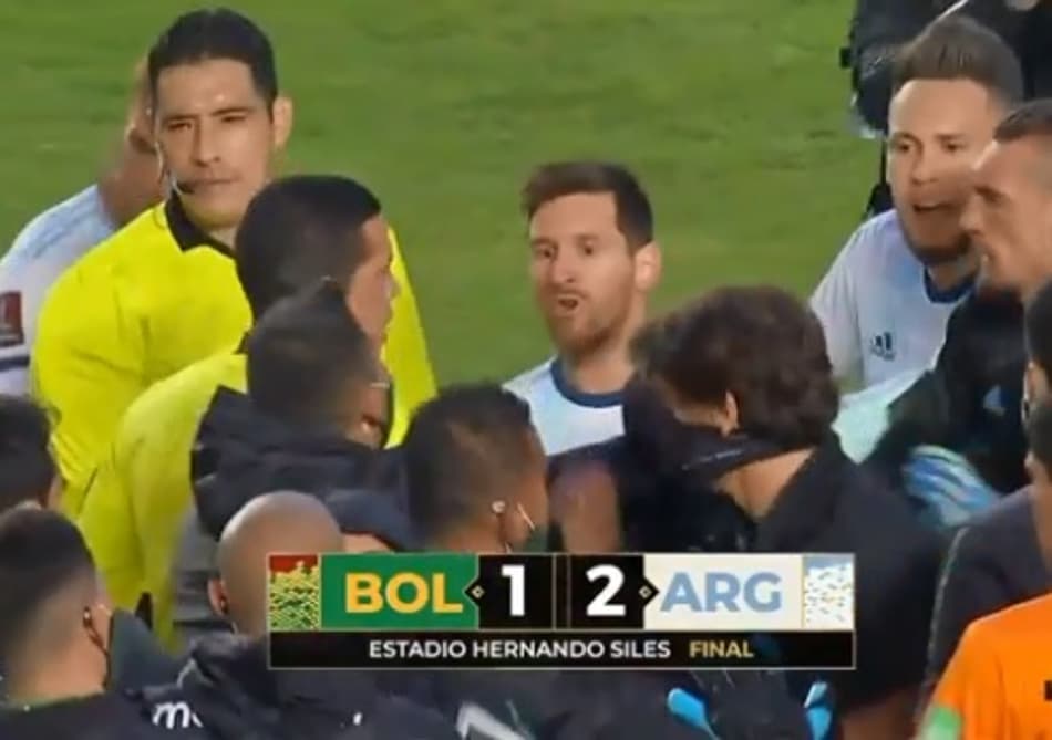 Messi discute com Marcelo Moreno após vitória da Argentina