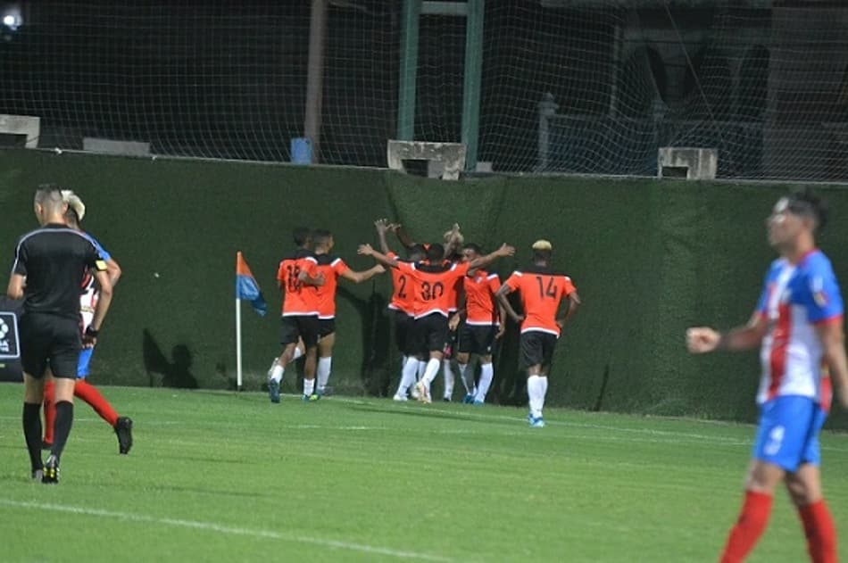 Dois jogos marcam a volta do futebol na Venezuela