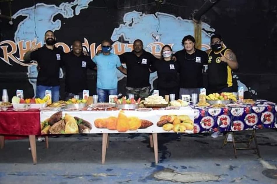 Com doação de cestas básicas, faixa-preta e grupo de amigos auxiliam professores afetados pela Covid-19