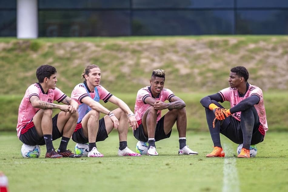 Invicto em meio ‘à loucura’ e atrás da liderança, Flamengo busca melhorar pontaria para vencer o Corinthians