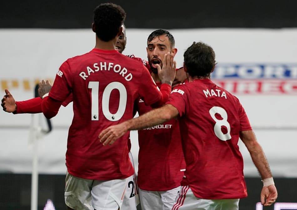 Com gols no fim, United goleia o Newscastle e ameniza crise no Inglês