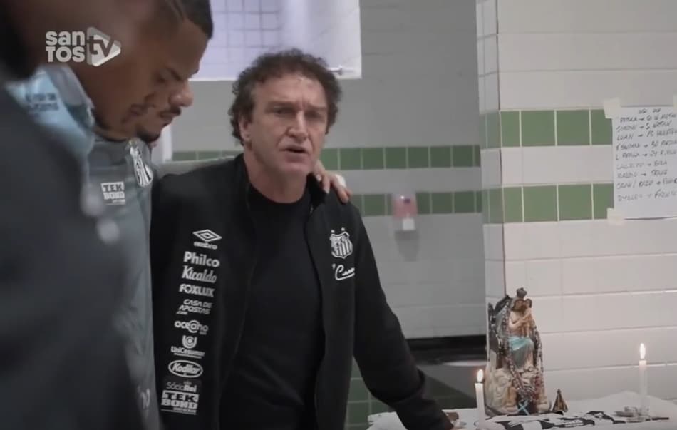 VÍDEO: Veja os bastidores da vitória do Santos sobre o Coritiba