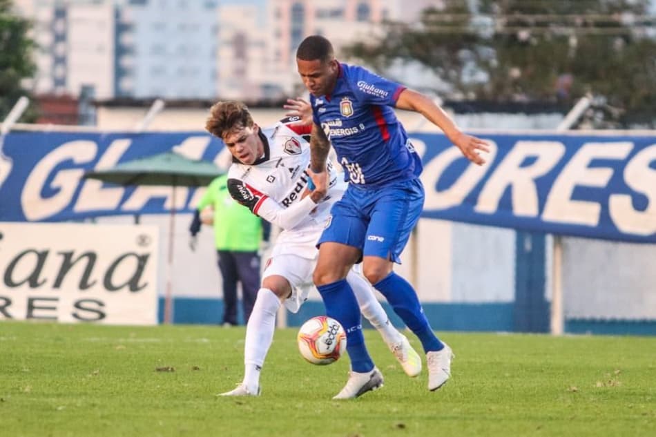 Lateral do São Caetano valoriza vitória de virada pela Série D