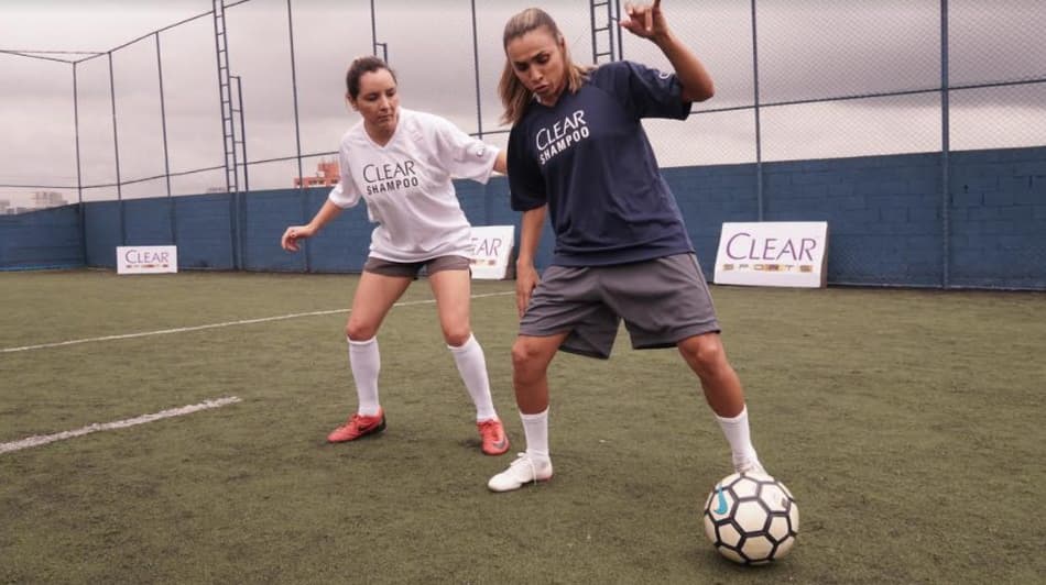 Marta vira treinadora de futebol feminino em videoaulas gratuitas