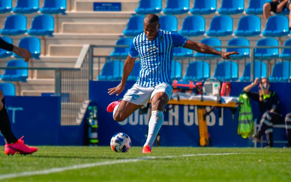 Vinícius Tanque marca em estreia com goleada do Atlético Baleares