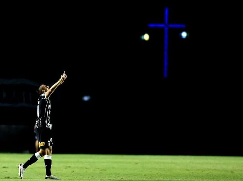 Veja os gols da vitória do Corinthians sobre o Vasco em São Januário