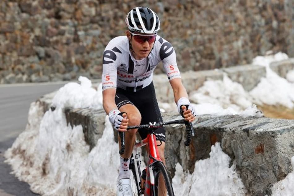 Chuva encurta a etapa 19 do Giro da Itália. Diferença de 15s separa o Top3