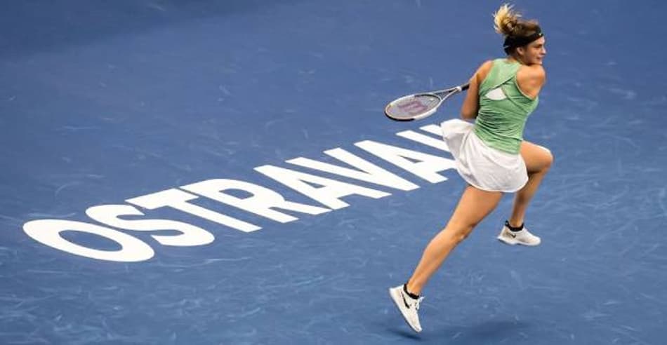 Sabalenka vira sobre Gauff e está nas 4ªs em Ostrava. Ostapenko fora