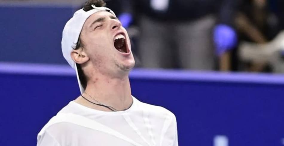 Humbert salva 4 match-points e encara Minaur por título na Antuérpia