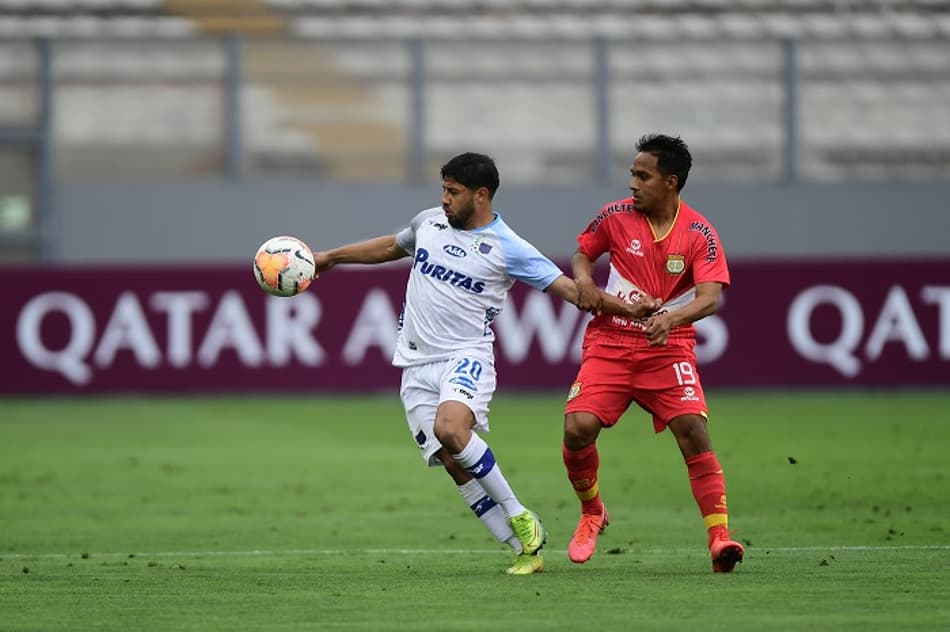 Liverpool sai na frente, mas Huancayo busca a igualdade em Lima