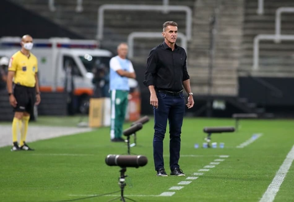 Mancini vê jogadores sem confiança, mas crê em virada do Corinthians