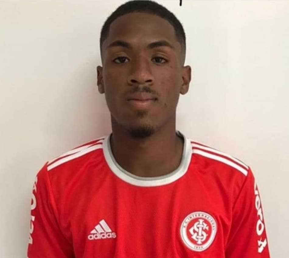 Atacante Sub-20 do Internacional marca gol decisivo em sua estreia