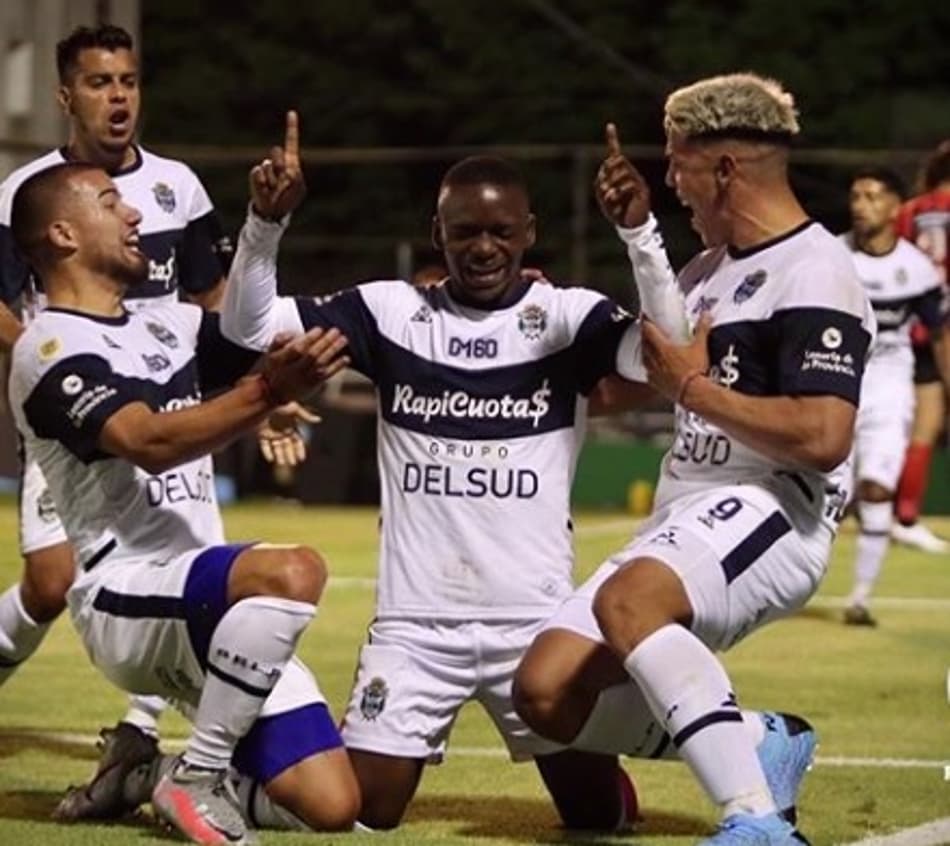Gimnasia La Plata vence Patronato na abertura do Campeonato Argentino