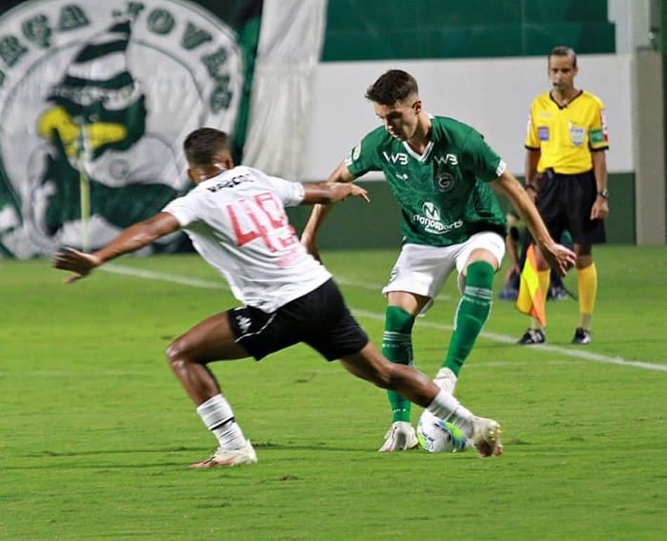 Shaylon comemora primeiro gol pelo Goiás: ‘É uma felicidade enorme’