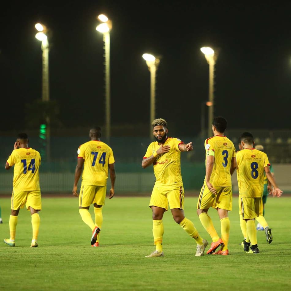 Volante Muralha, ex-Flamengo, marca em goleada na Arábia Saudita