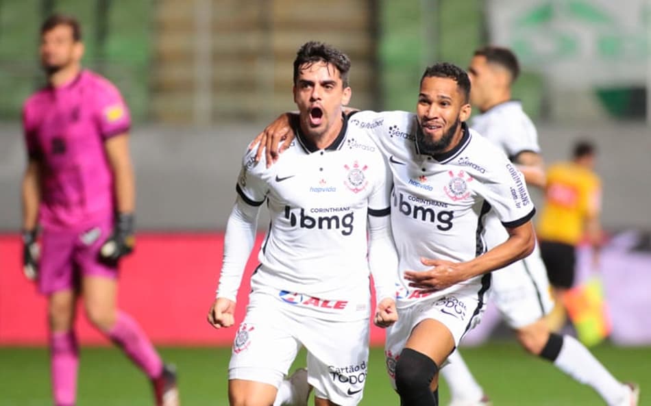 ATUAÇÕES: Fagner se salva em eliminação do Corinthians