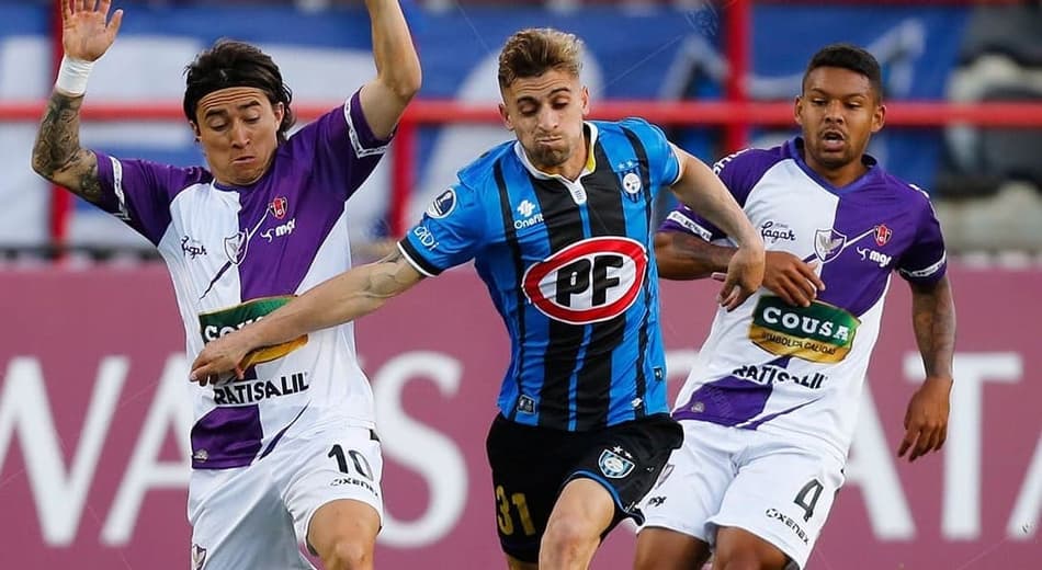 Huachipato não aproveita chances e é eliminado em casa para o Fenix na Sul-Americana