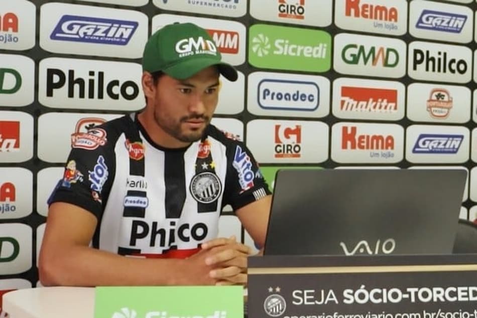 Pedro Ken volta a treinar no Operário-PR após testar positivo para Covid-19