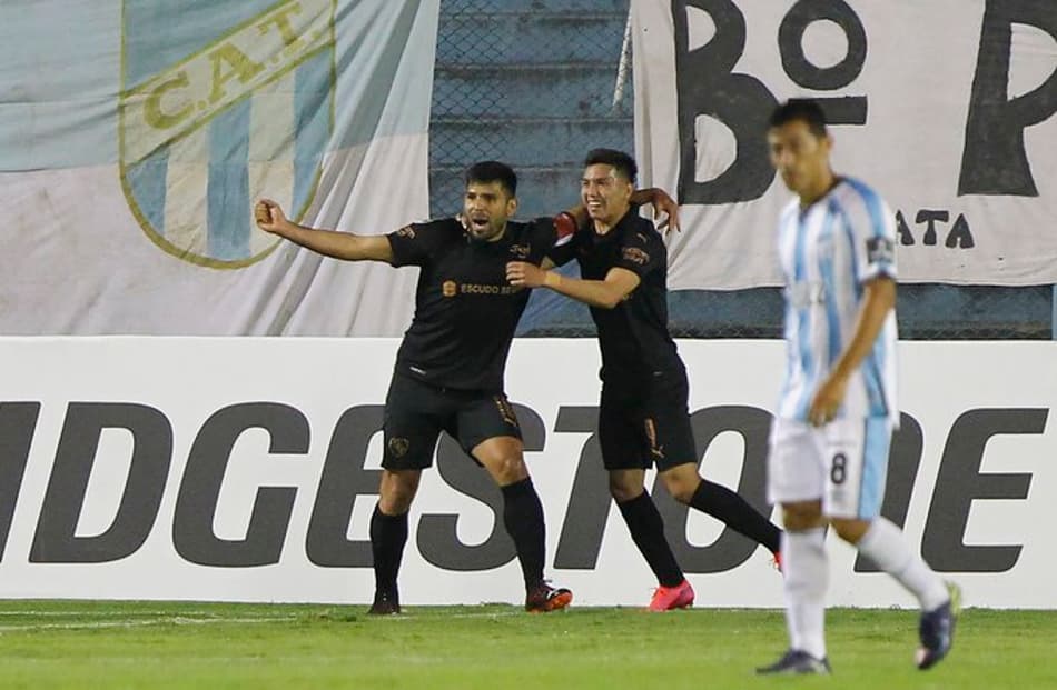 Em duelo argentino na Sula, Independiente empata com o Atlético Tucumán e avança