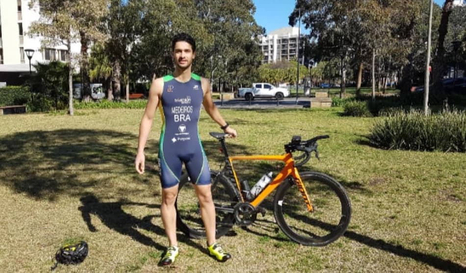 Triatleta brasileiro vai pedalar mais de 18 horas por causa social