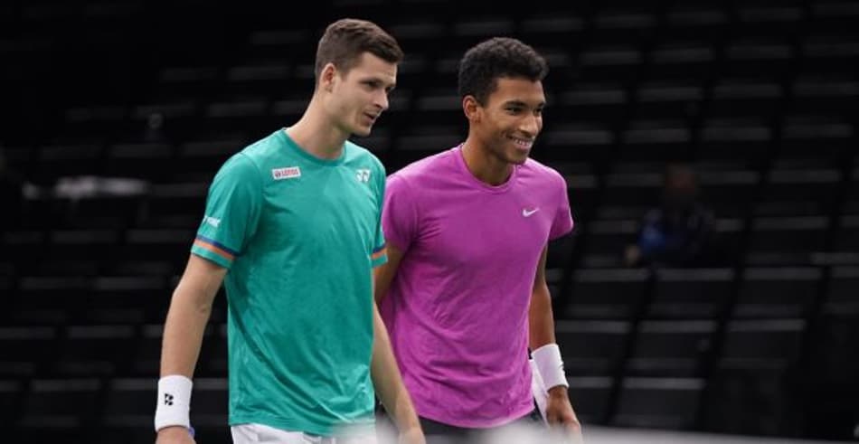 Aliassime e Hurkacz surpreendem Melo e Kubot e estão na final em Paris