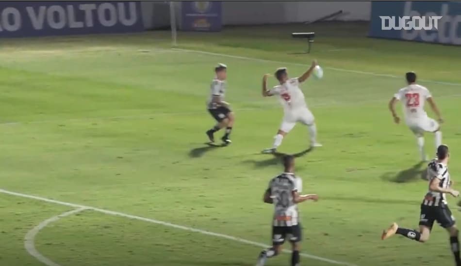 VÍDEO: Contra ou não? Veja o gol do Santos no empate com o Bragantino