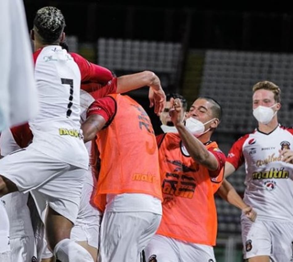 Venezuelano: Táchira e Caracas vencem e mantém a ponta da chave B