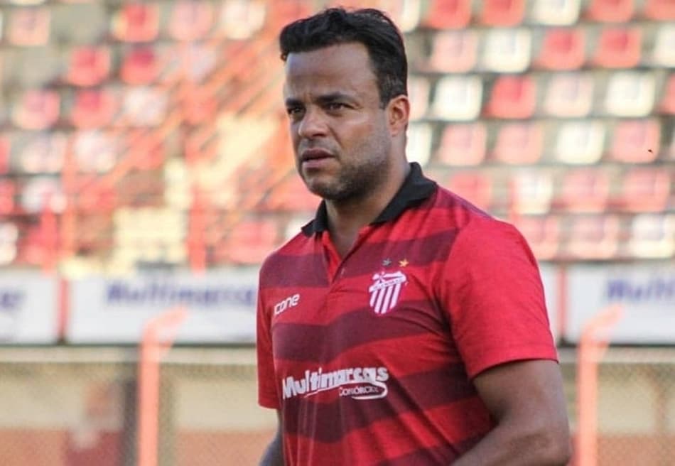 Surto de Covid e experiência positiva: Mancini avalia período no Villa Nova