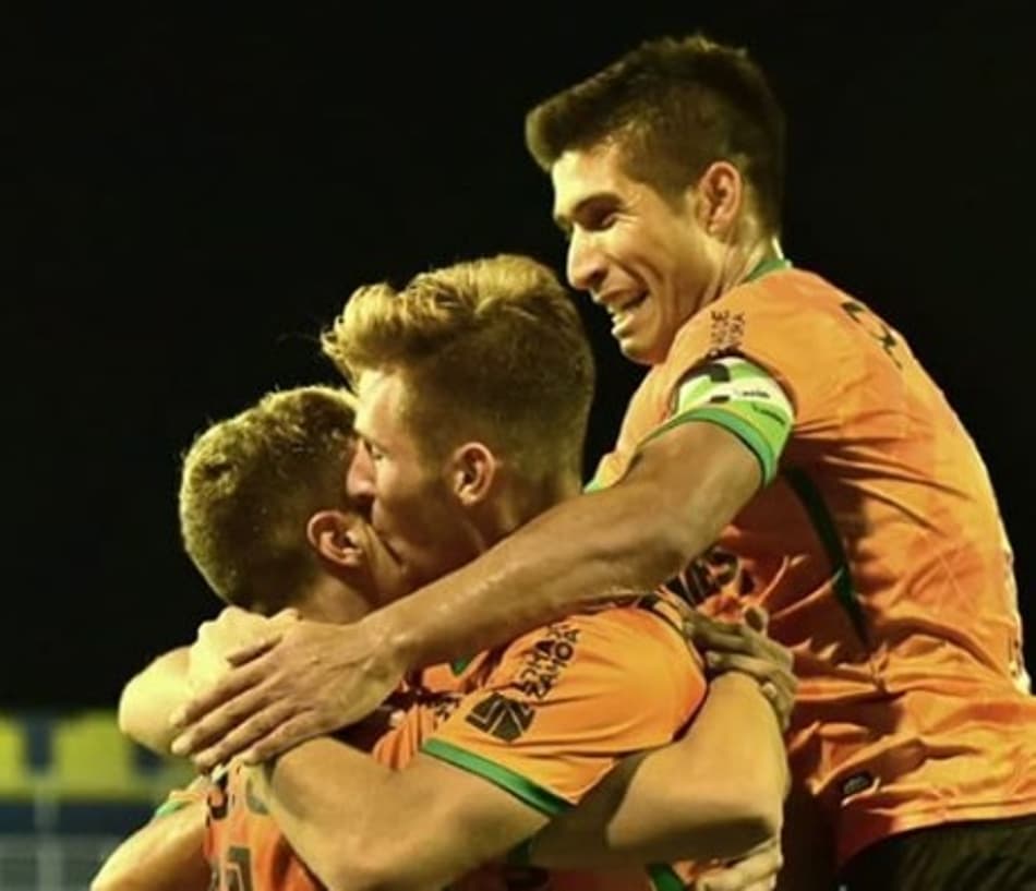 Com goleadas, Banfield e Tucumán permanecem com 100% no Argentino