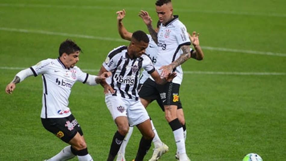 Mesmo vencedor do duelo contra o Timão, Galo cobra posição da CBF sobre pênalti não marcado