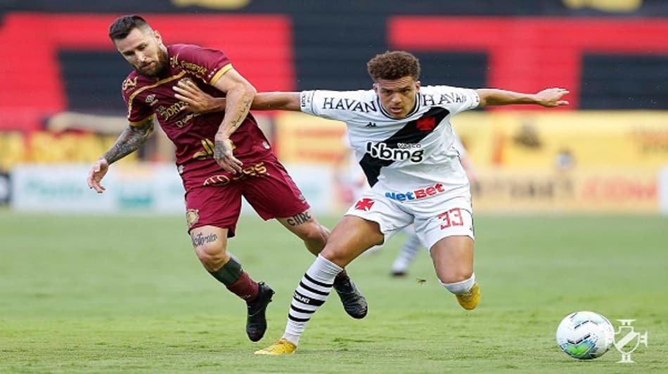 Blog do Garone: A importância dos laterais no esquema de Sá Pinto no Vasco