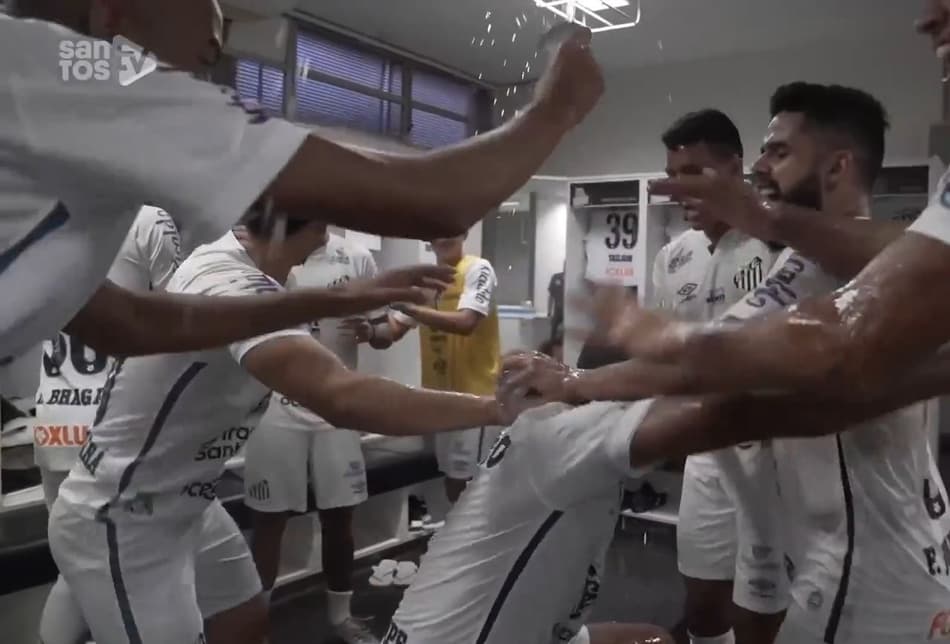 VÍDEO: Veja os bastidores da vitória do Santos contra o Internacional