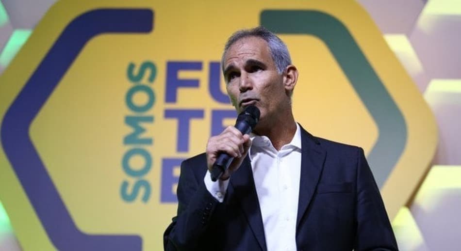 Luto: veja 15 jogadores que Carlos Amadeu ajudou a revelar