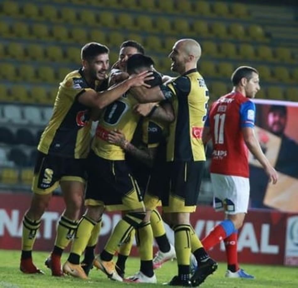 Chileno: Católica perde e rivais encostam na liderança