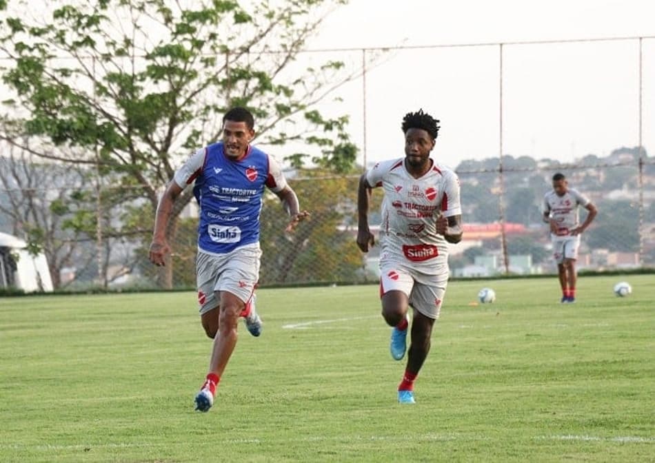 No Vila Nova, Francis sonha com o acesso no clube goiano em 2020