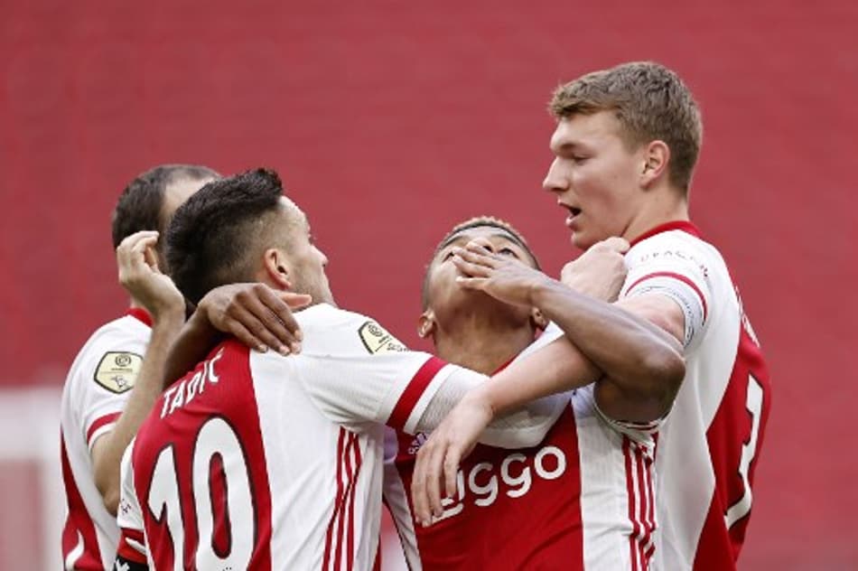 VÍDEO: David Neres marca golaço na goleada do Ajax sobre o Heracles