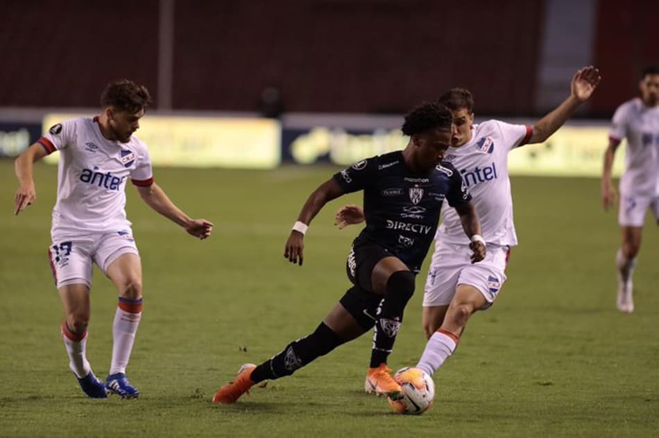 Libertadores: Del Valle desperdiça inúmeras chances e só empata com Nacional-URU