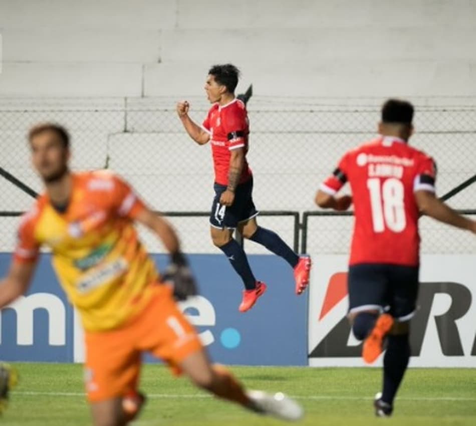 Independiente massacra Fénix e encaminha vaga na Sul-Americana