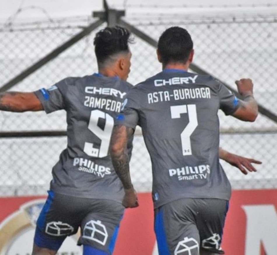 Católica segura River Plate-URU e abre vantagem na Sul-Americana