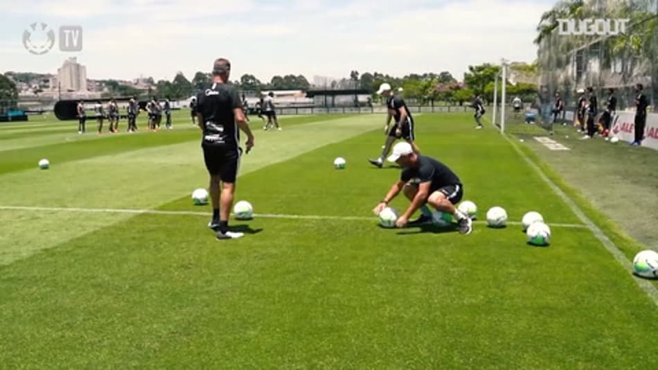 VÍDEO: Veja o desafio que Mancini lançou para os atacantes do Timão