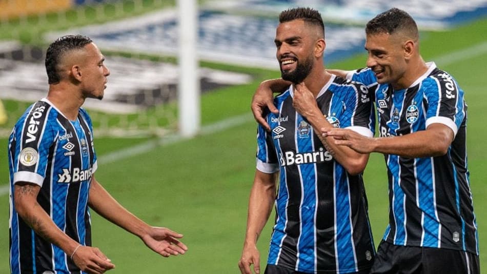 Grêmio bate o Goiás em Porto Alegre e continua na cola do G6
