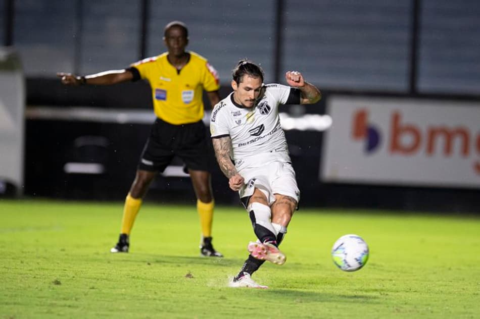 ATUAÇÕES: Vasco joga mal e é goleado pelo Ceará em São Januário; veja as notas