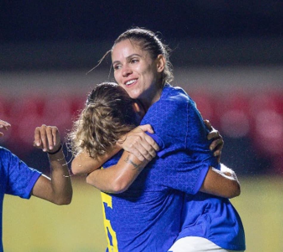 Seleção Brasileira Feminina aplica goleada épica no Equador