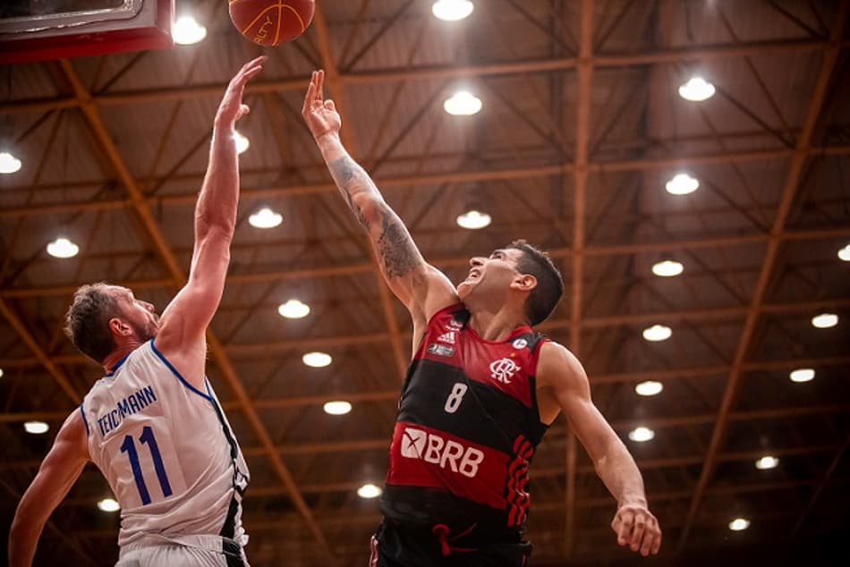 Flamengo se impõe diante do Pinheiros e emplaca a 6ª vitória seguida no NBB