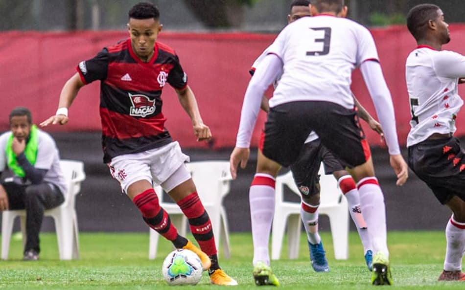 Mesmo ‘reforçado’ com Noga, Ramon e Lázaro, Flamengo é derrotado para o Vitória no Brasileiro Sub-20