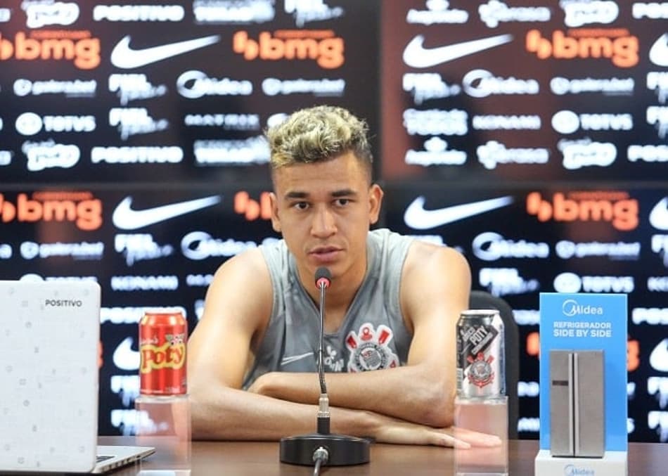 Cantillo faz balanço da temporada pelo Corinthians e diz que busca 'retomar a confiança'