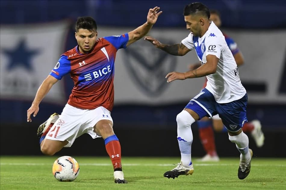 Universidad Católica e Vélez Sarsfield buscam a semi da Sul-Americana